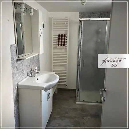 Rebecca E Sofia Stone House بيت ضيافة ألبيروبيللو