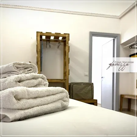 Rebecca E Sofia Stone House بيت ضيافة 4*